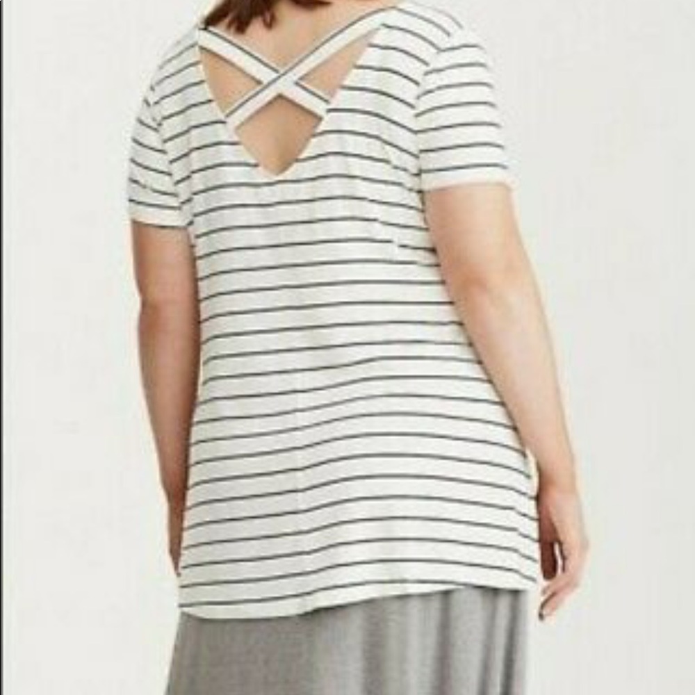TORRID WHITE AND BLACK STRIPE TOP